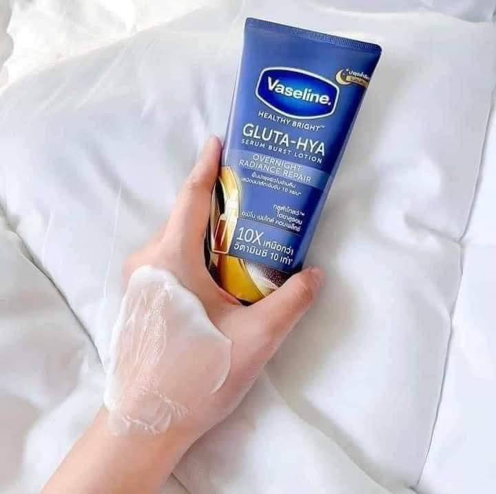 Vaseline Gluta-Hya Overnight Radiance Repair 330ml